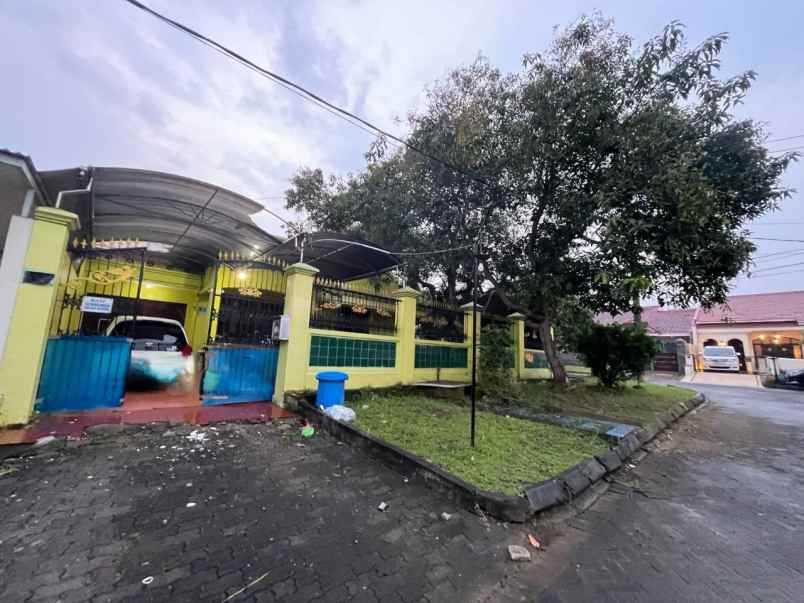dijual rumah perumahan darmo sentosa raya
