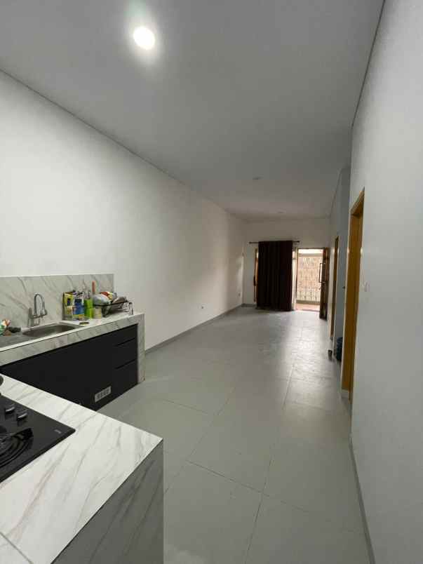 dijual rumah perumahan duta graha duta