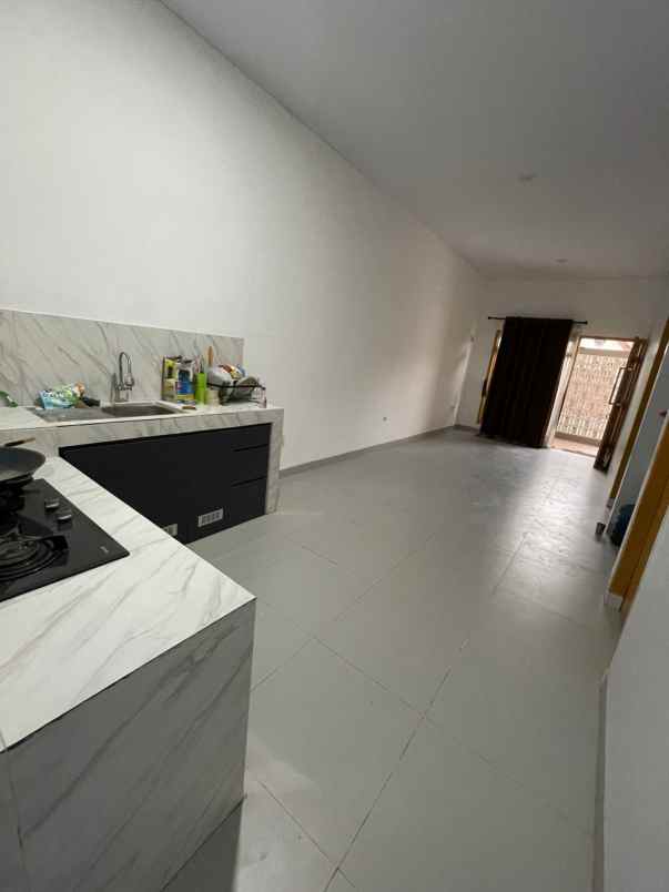 dijual rumah perumahan duta graha duta