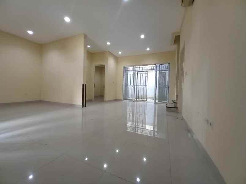 dijual rumah perumahan green lake city