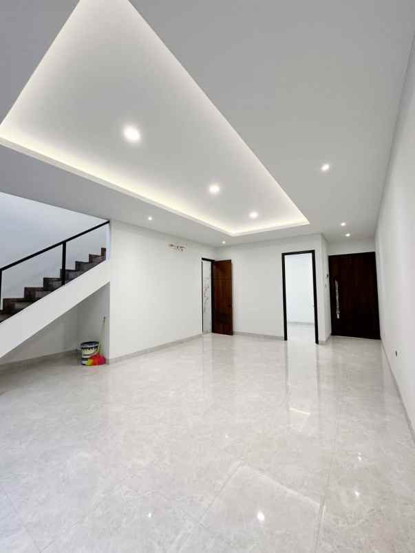 dijual rumah perumahan panjang jiwo