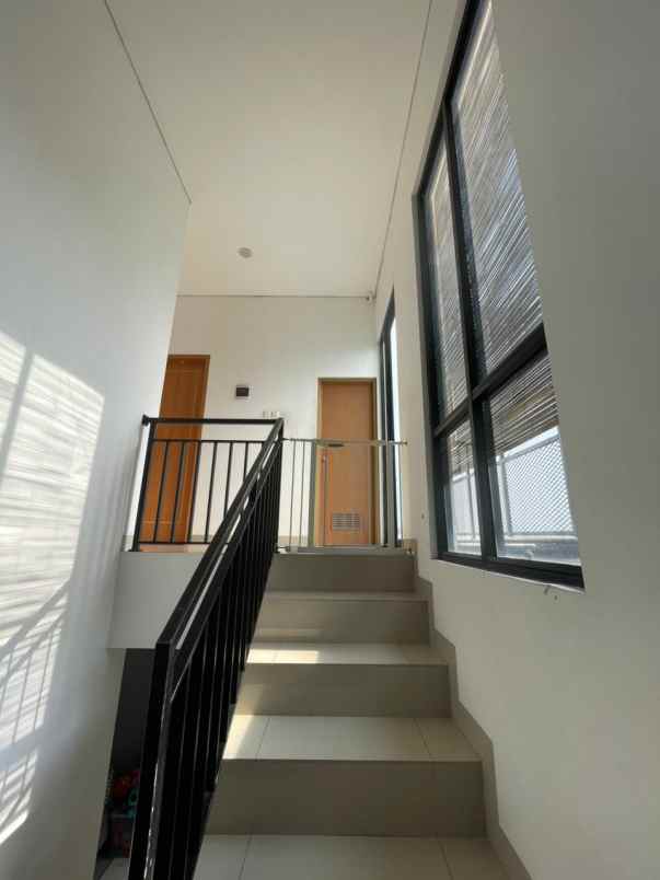 dijual rumah pondok cina beji depok