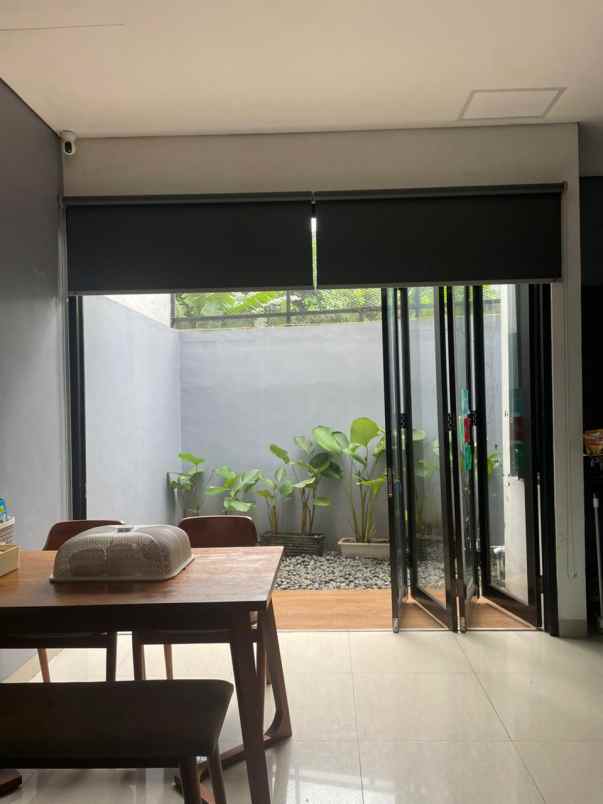 dijual rumah pondok cina beji depok