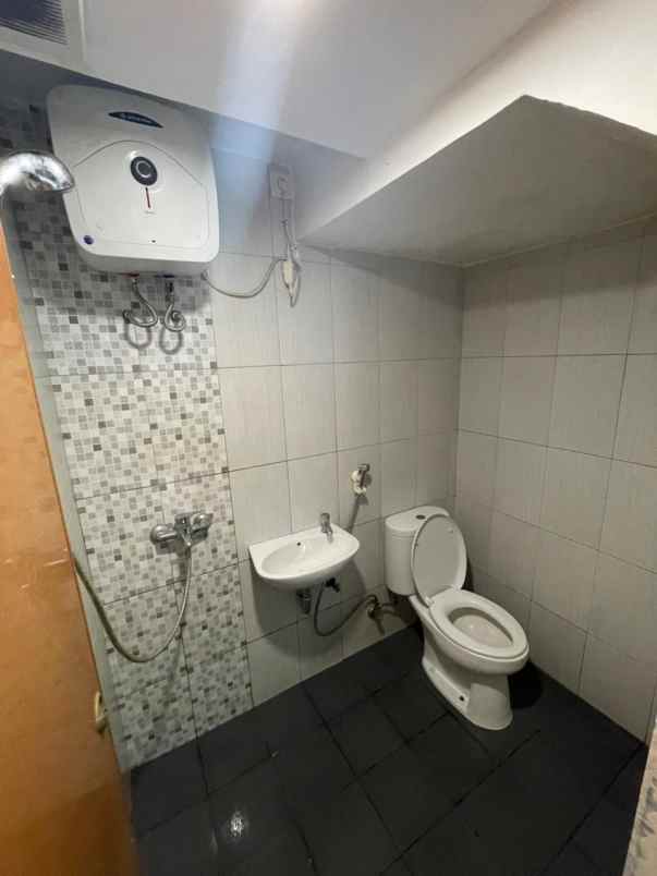 dijual rumah pondok cina beji depok