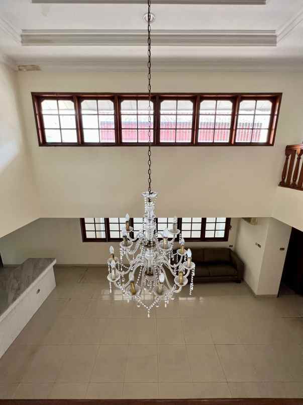 dijual rumah pondok indah