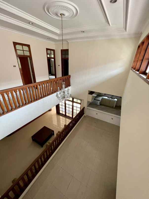 dijual rumah pondok indah