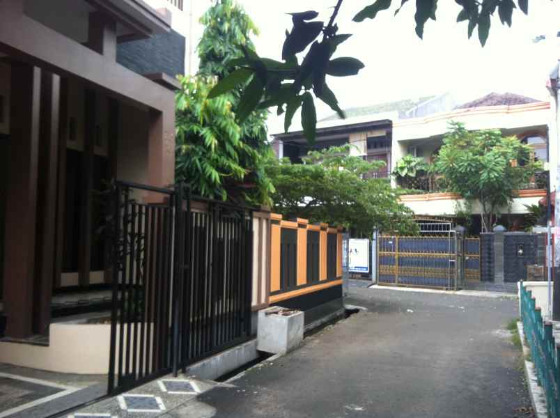 dijual rumah pondok kelapa duren sawit