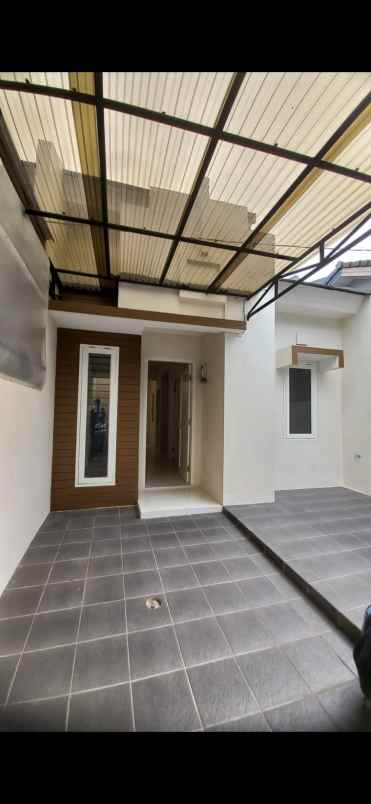 dijual rumah poris indah