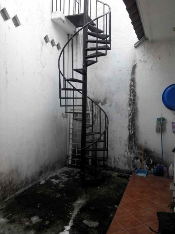 dijual rumah purimas