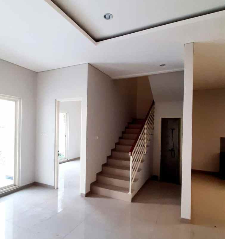 dijual rumah purimas surabaya