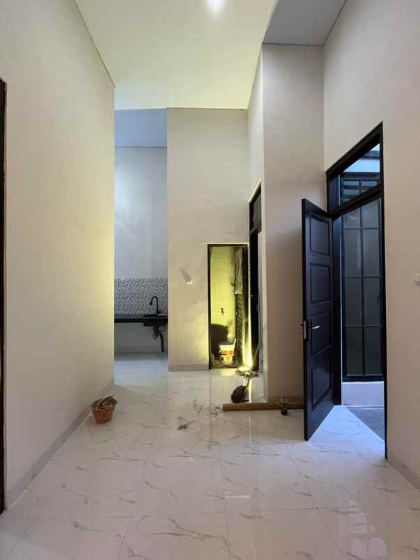 dijual rumah purwomartani