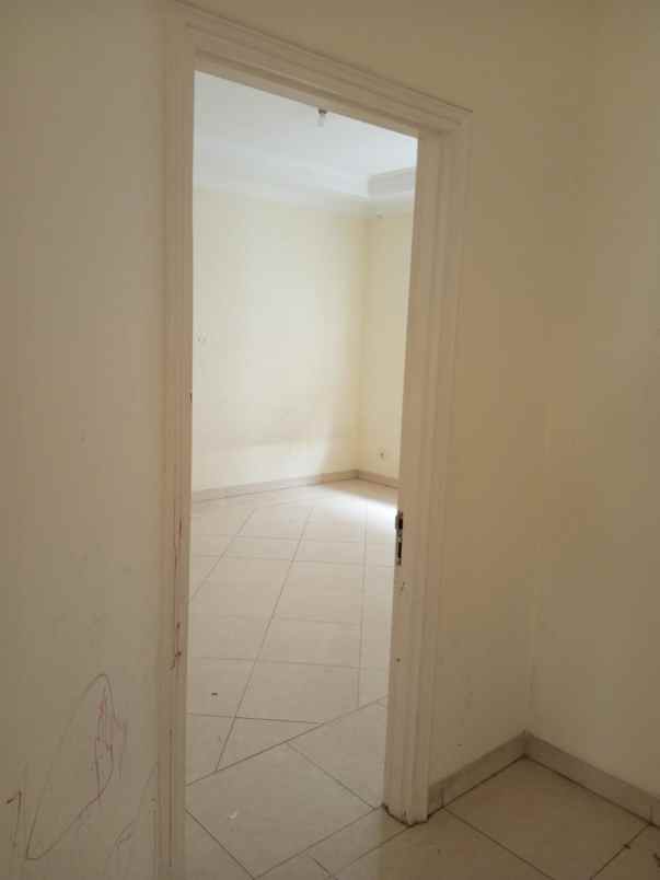 dijual rumah raffles hills cibubur