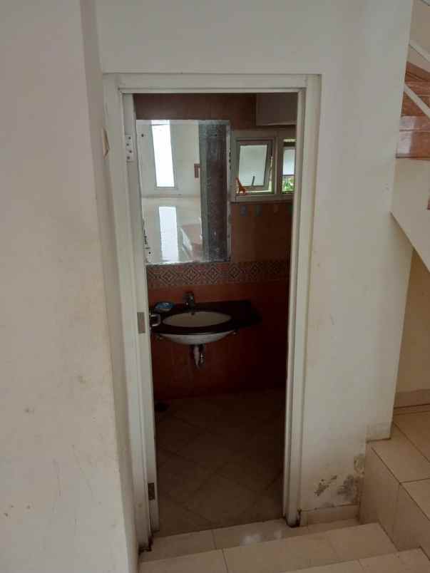 dijual rumah raffles hills cibubur