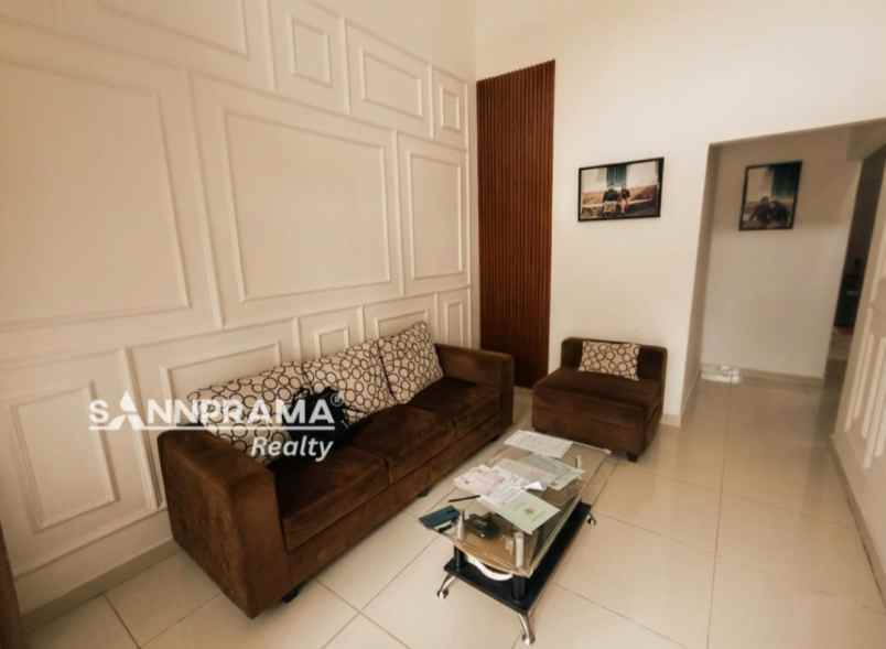 dijual rumah rangkapan kaya pancoran