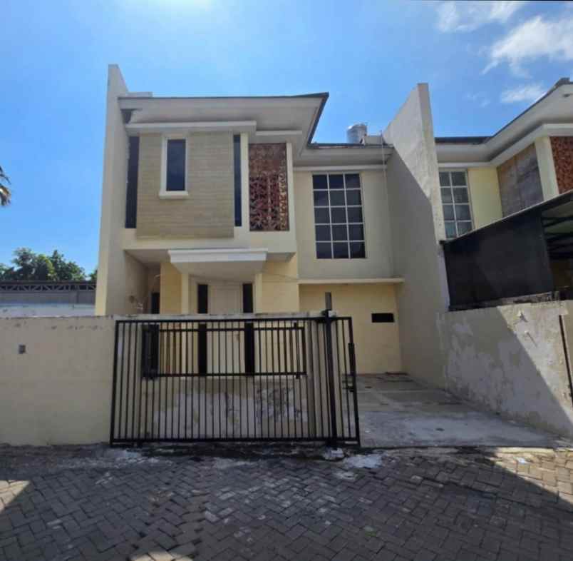 dijual rumah regency one wonorejo