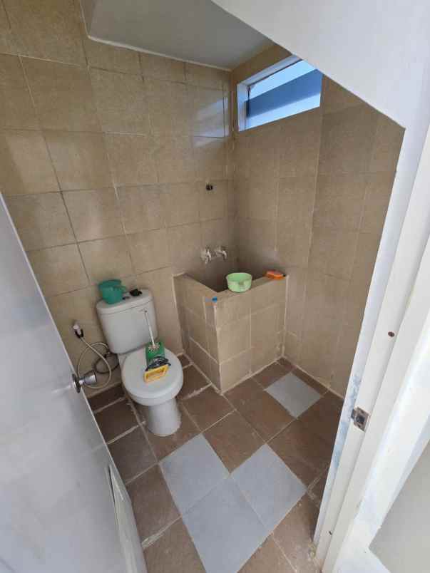 dijual rumah regency one wonorejo