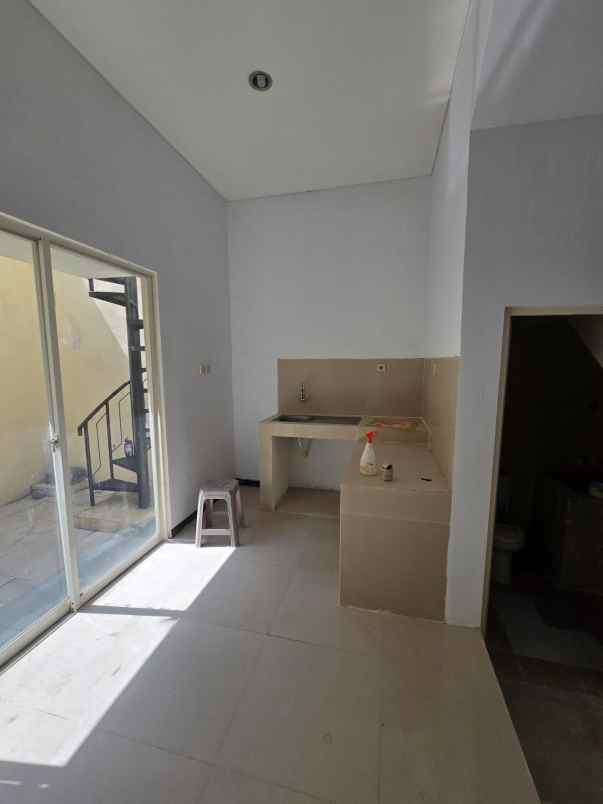 dijual rumah regency one wonorejo