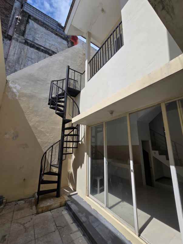 dijual rumah regency one wonorejo