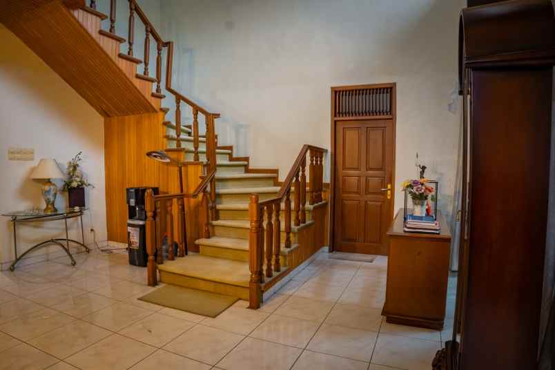 dijual rumah rumah di kayu putih