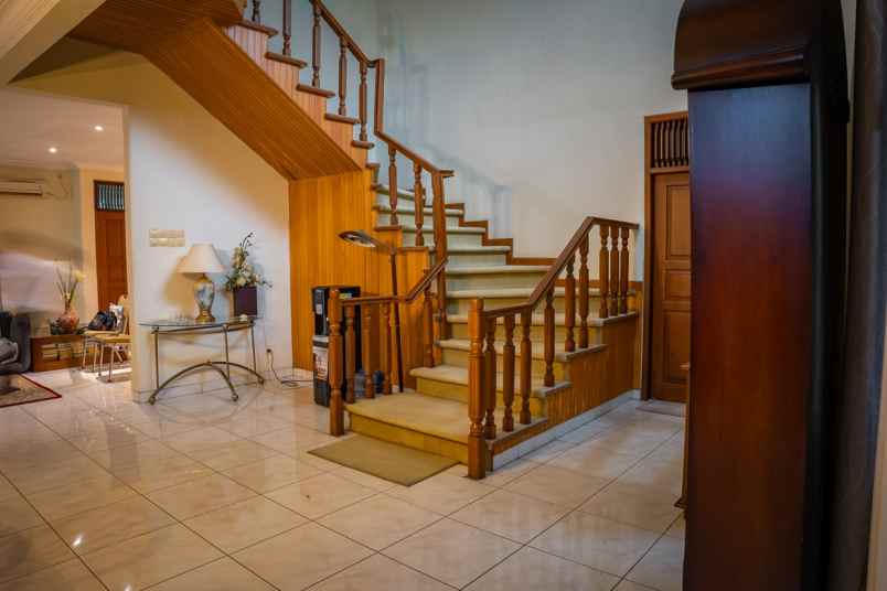 dijual rumah rumah di kayu putih