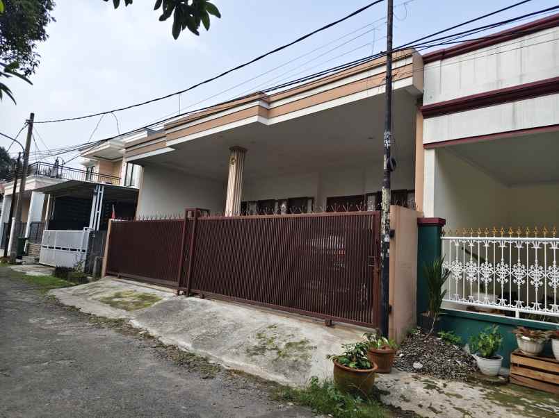 dijual rumah rumah di kranggan permai