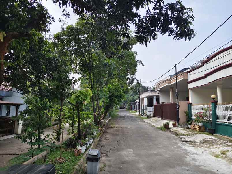 dijual rumah rumah di kranggan permai