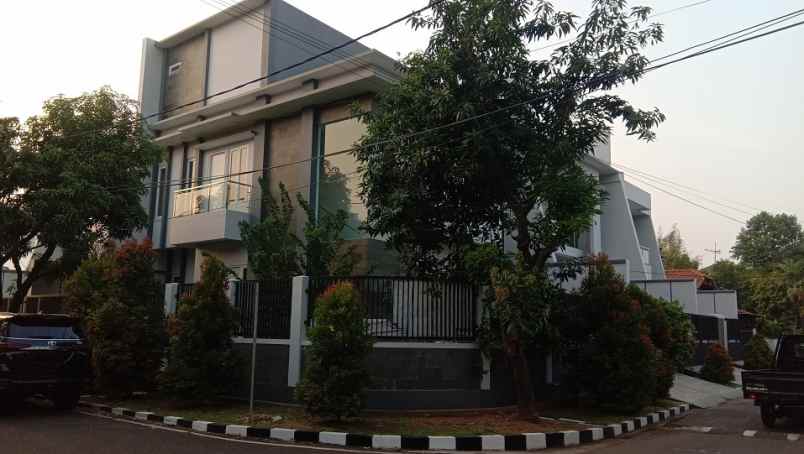 dijual rumah rumah pulomas jakarta timur