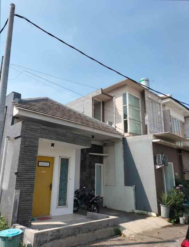 dijual rumah rungkut