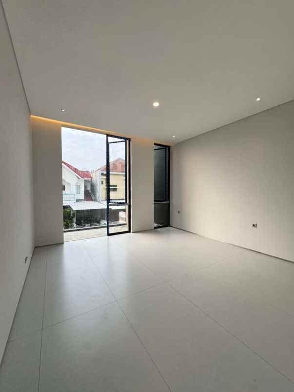 dijual rumah san diego pakuwon city