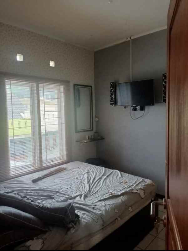 dijual rumah sariwangi regency