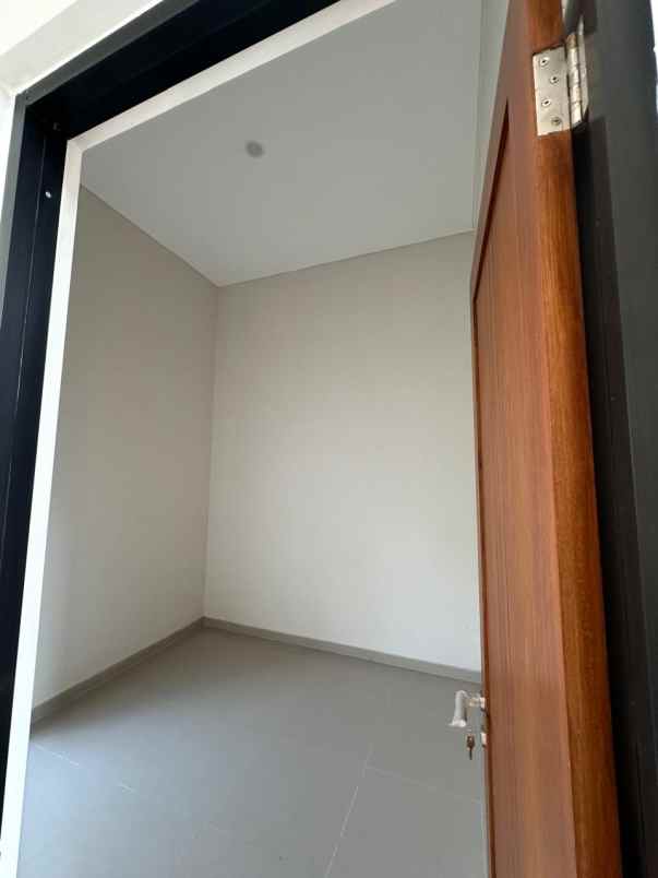 dijual rumah sawojajar