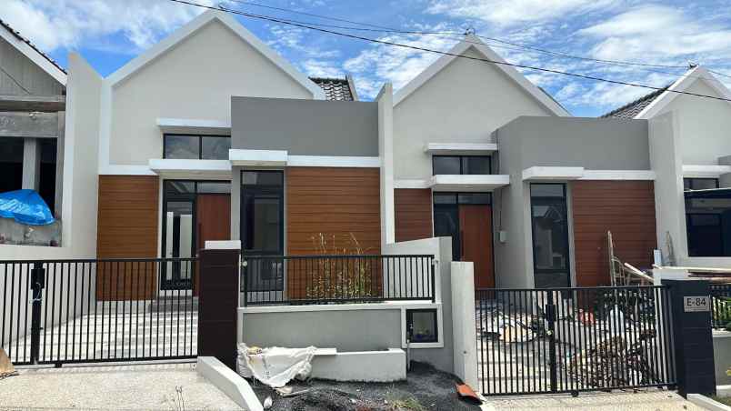 dijual rumah sawojajar