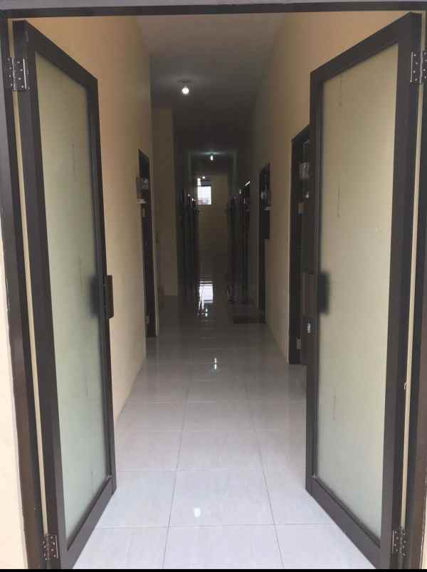 dijual rumah semolowaru
