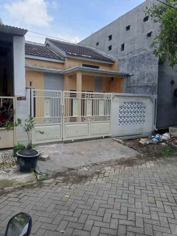 dijual rumah siap huni