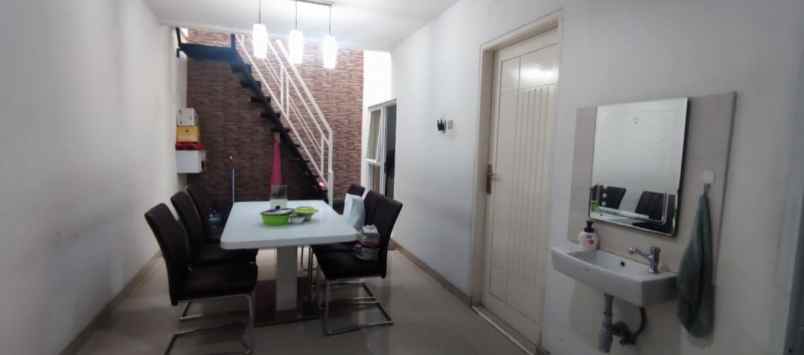 dijual rumah siap huni