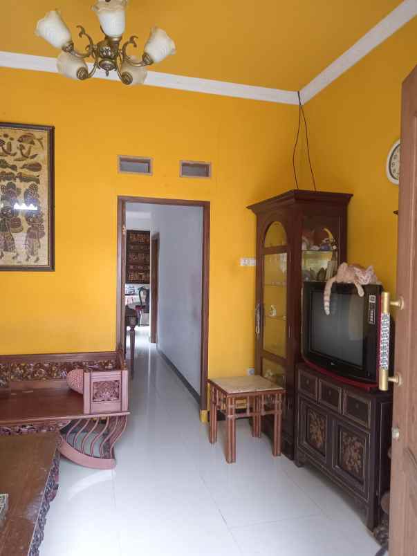 dijual rumah siap huni