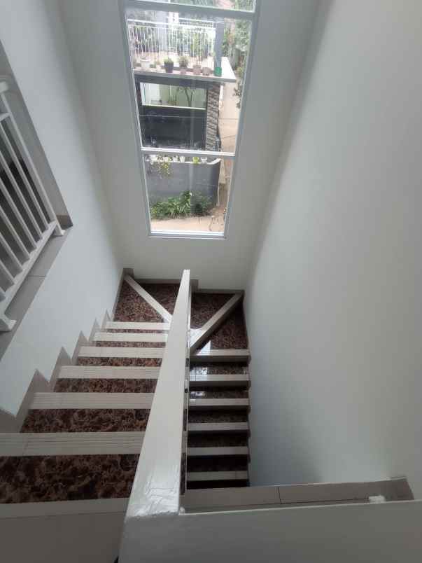 dijual rumah siap huni di kalimulyan depok