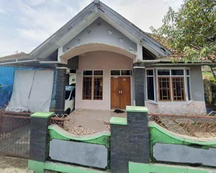 dijual rumah siap huni rumah sudah renov strategis