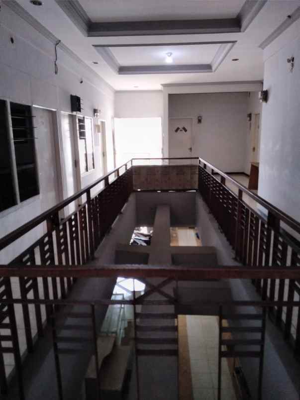 dijual rumah siwalankerto