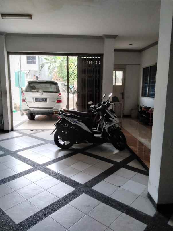 dijual rumah siwalankerto