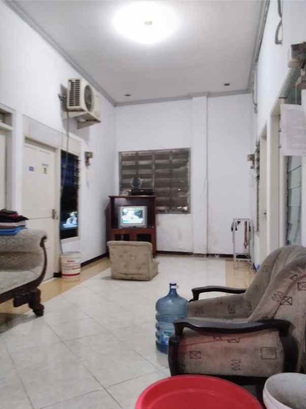 dijual rumah siwalankerto