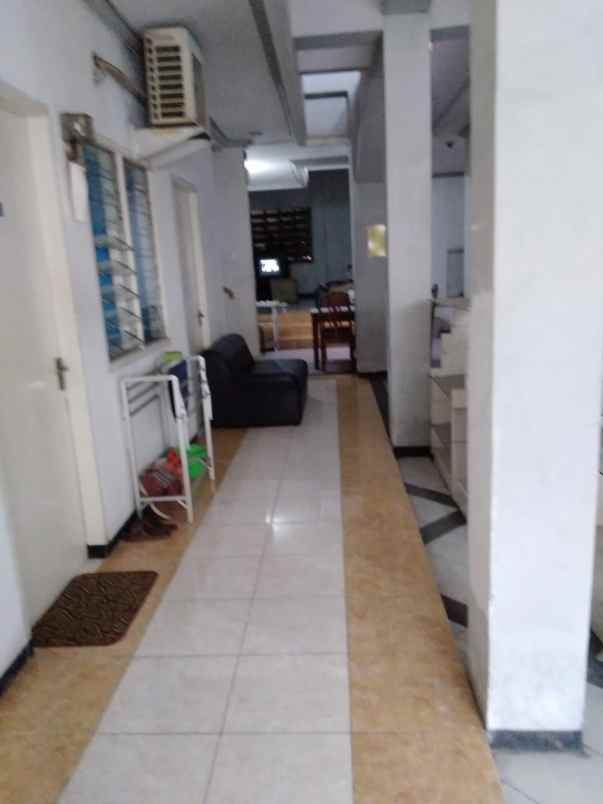 dijual rumah siwalankerto
