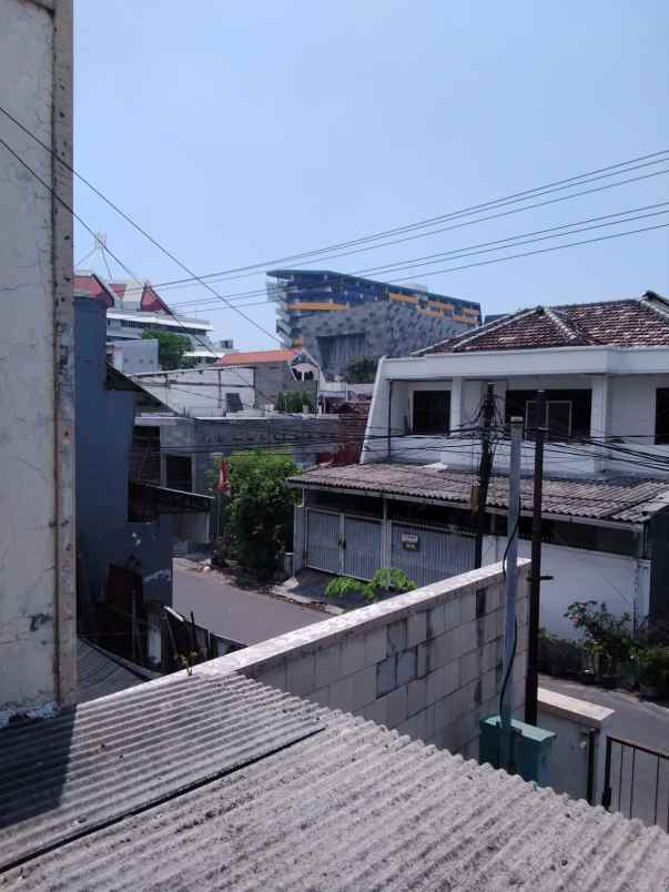 dijual rumah siwalankerto