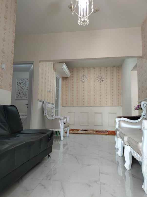 dijual rumah strategis