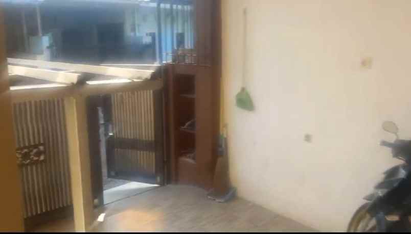 dijual rumah strategis