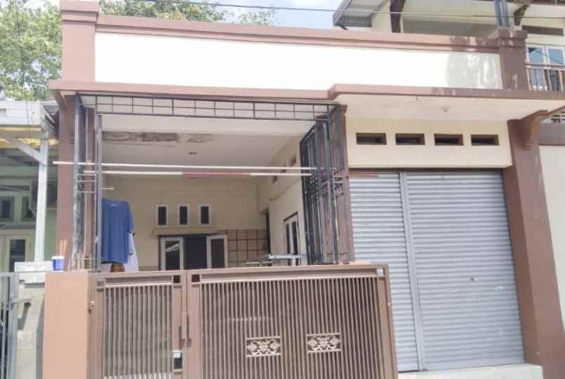 dijual rumah strategis