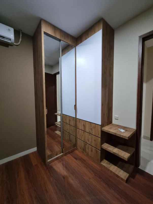 dijual rumah strategis siap huni