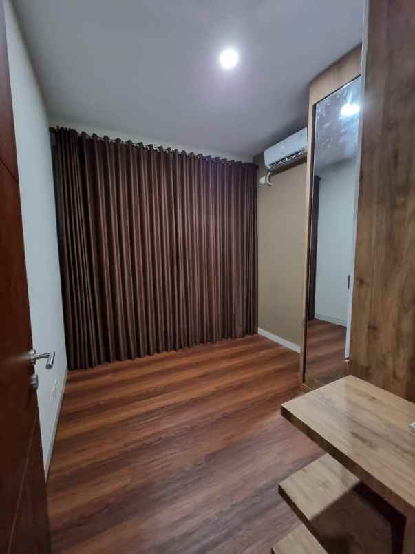 dijual rumah strategis siap huni