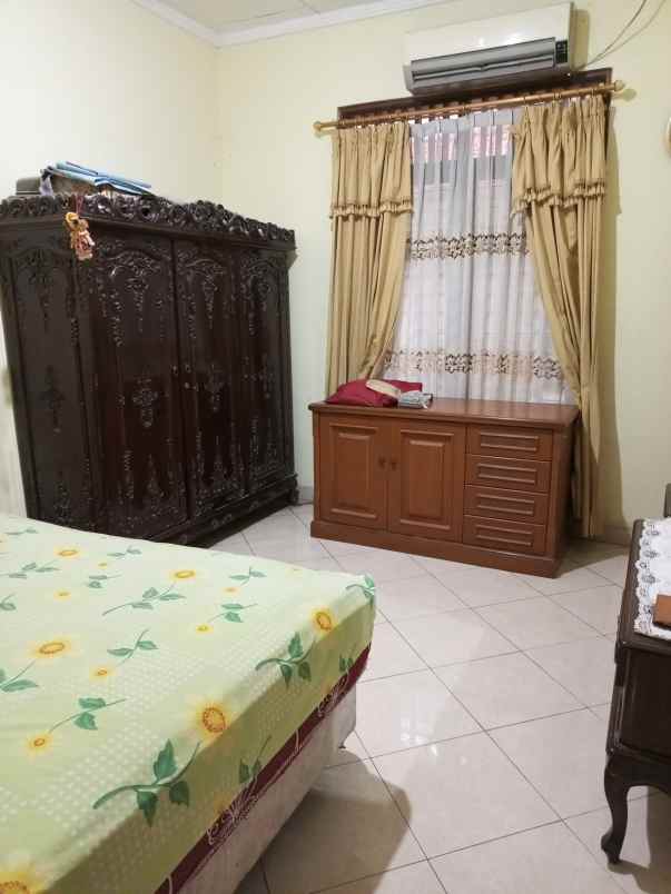 dijual rumah strategis siap huni