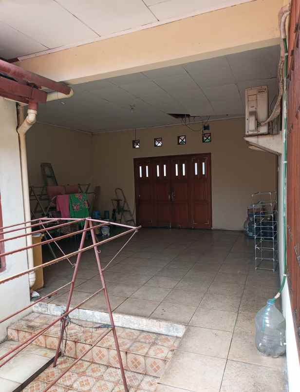 dijual rumah strategis siap huni